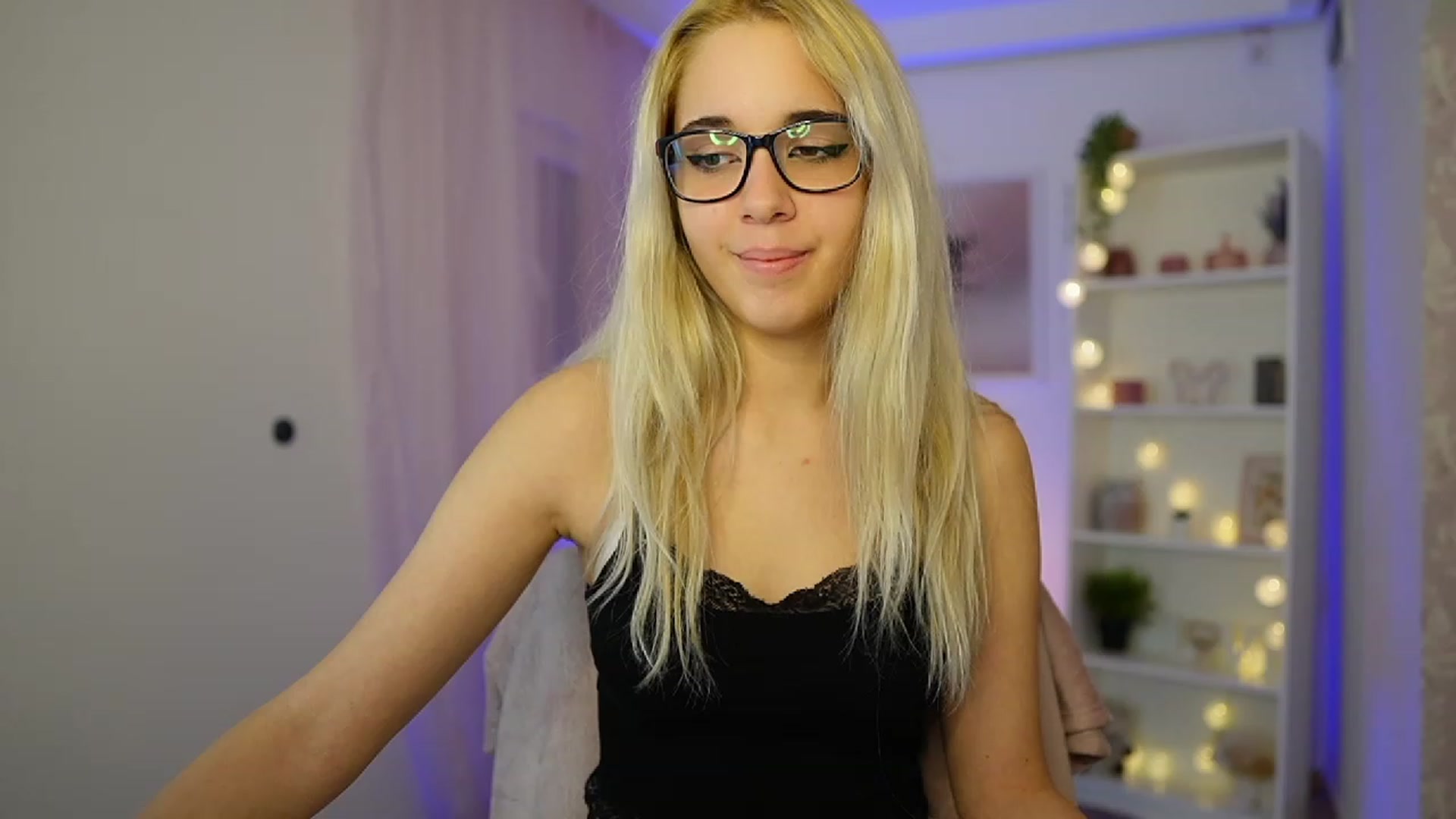 Gallery image thumbnail from Katie_Kush18's myfreecams stream on, 10/10/2023, 08:25 image 3 of 20