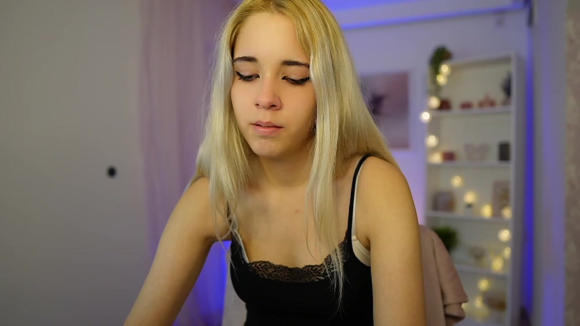 Gallery image thumbnail from Katie_Kush18's myfreecams stream on, 10/10/2023, 09:33 image 11 of 20