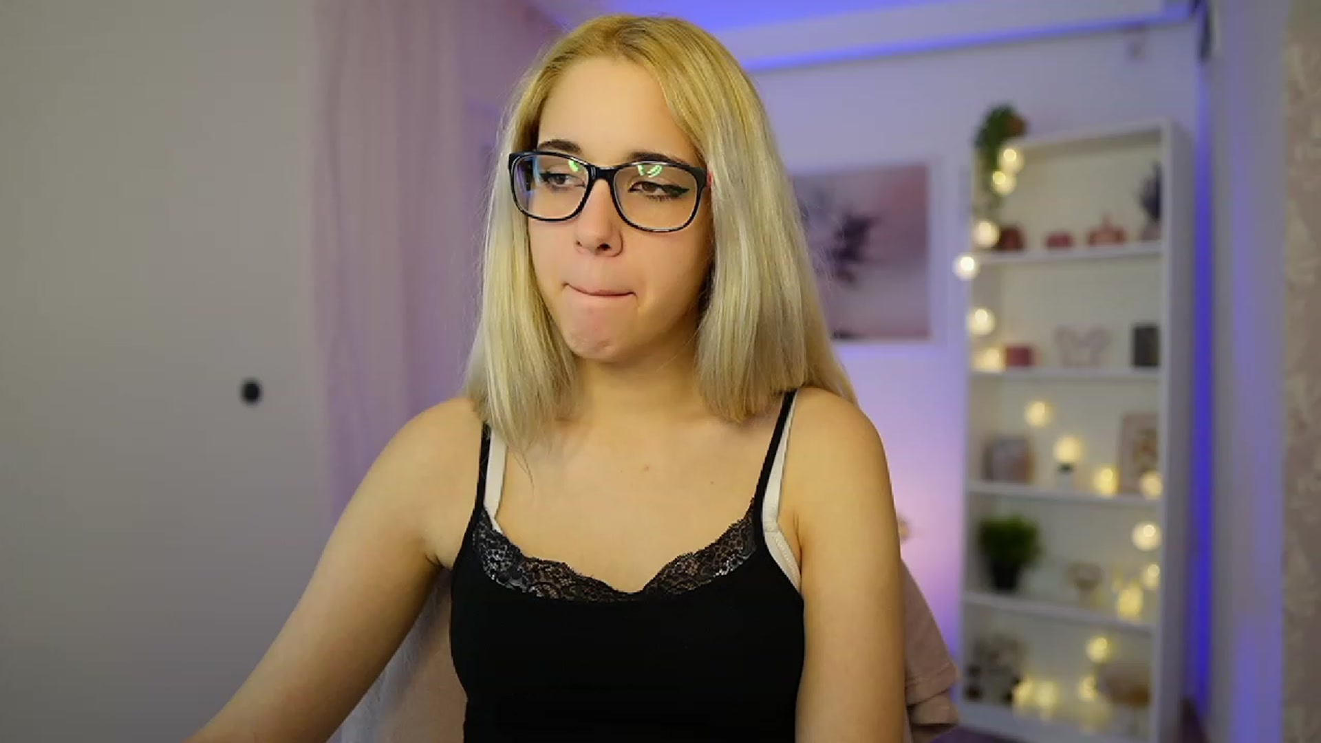 Gallery image thumbnail from Katie_Kush18's myfreecams stream on, 10/10/2023, 09:56 image 9 of 20