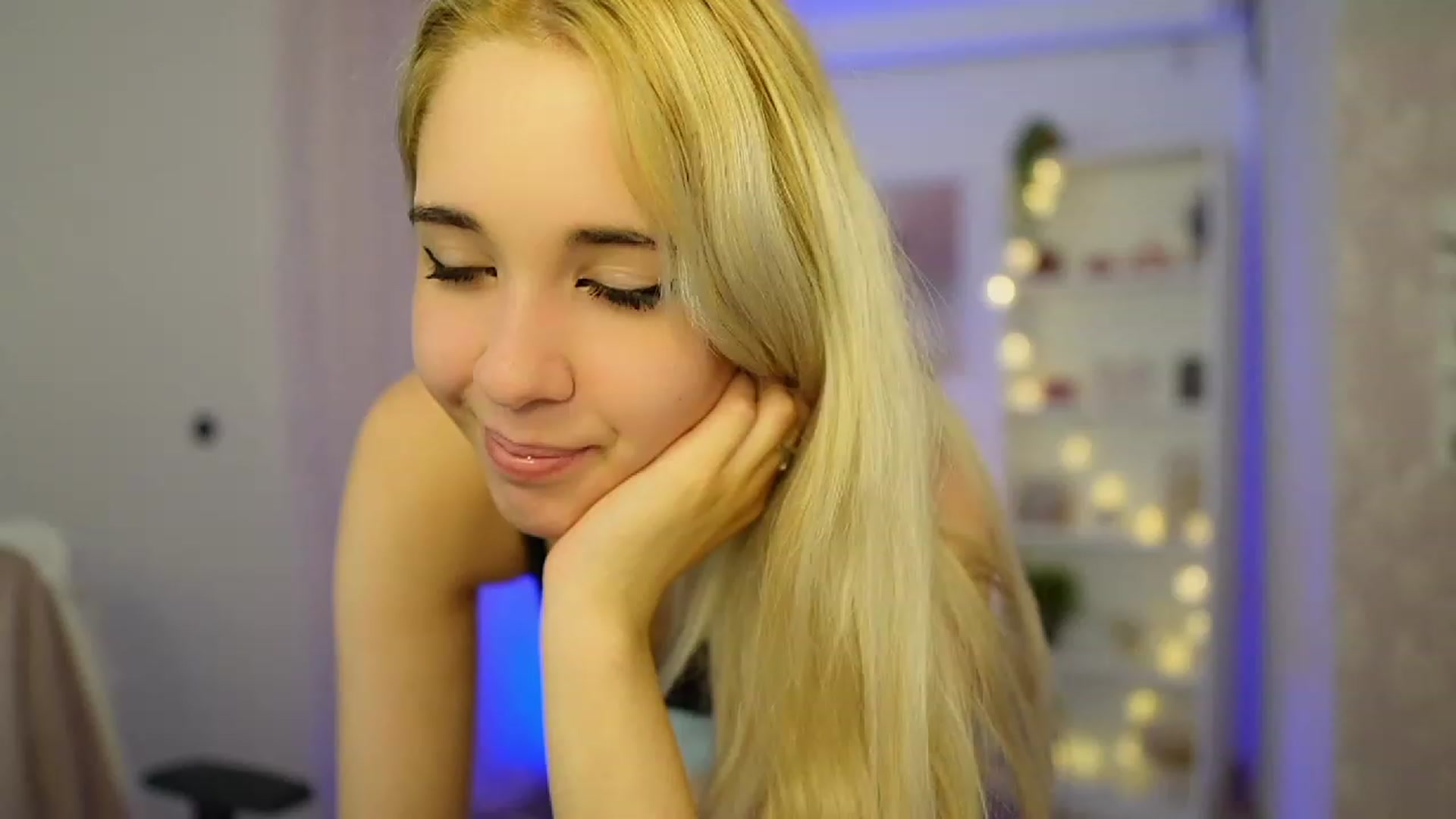 Gallery image thumbnail from Katie_Kush18's myfreecams stream on, 10/11/2023, 08:51 image 16 of 20