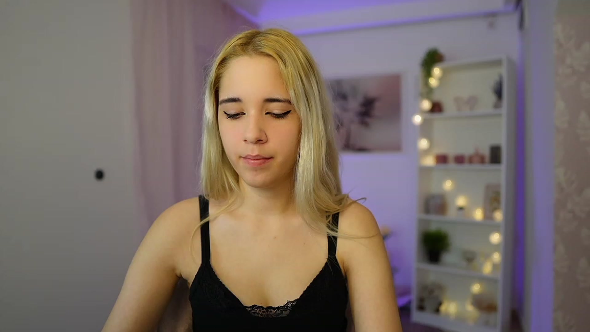 Gallery image thumbnail from Katie_Kush18's myfreecams stream on, 10/18/2023, 09:24 image 1 of 20