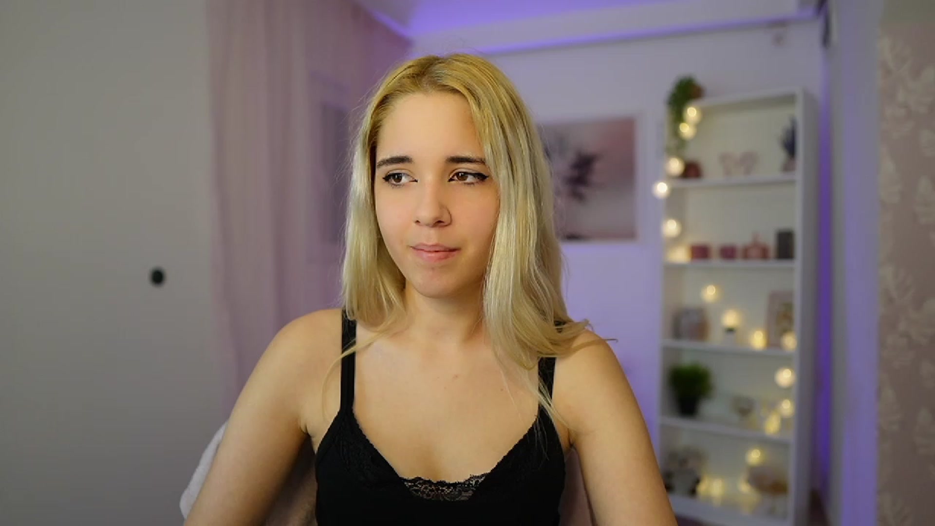 Gallery image thumbnail from Katie_Kush18's myfreecams stream on, 10/18/2023, 09:24 image 4 of 20