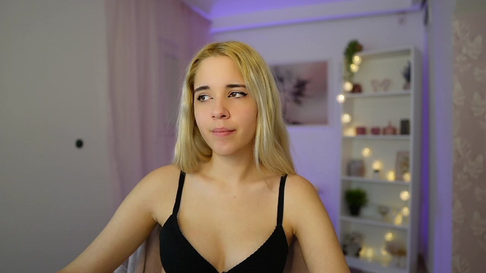 Gallery image thumbnail from Katie_Kush18's myfreecams stream on, 10/18/2023, 10:12 image 10 of 20