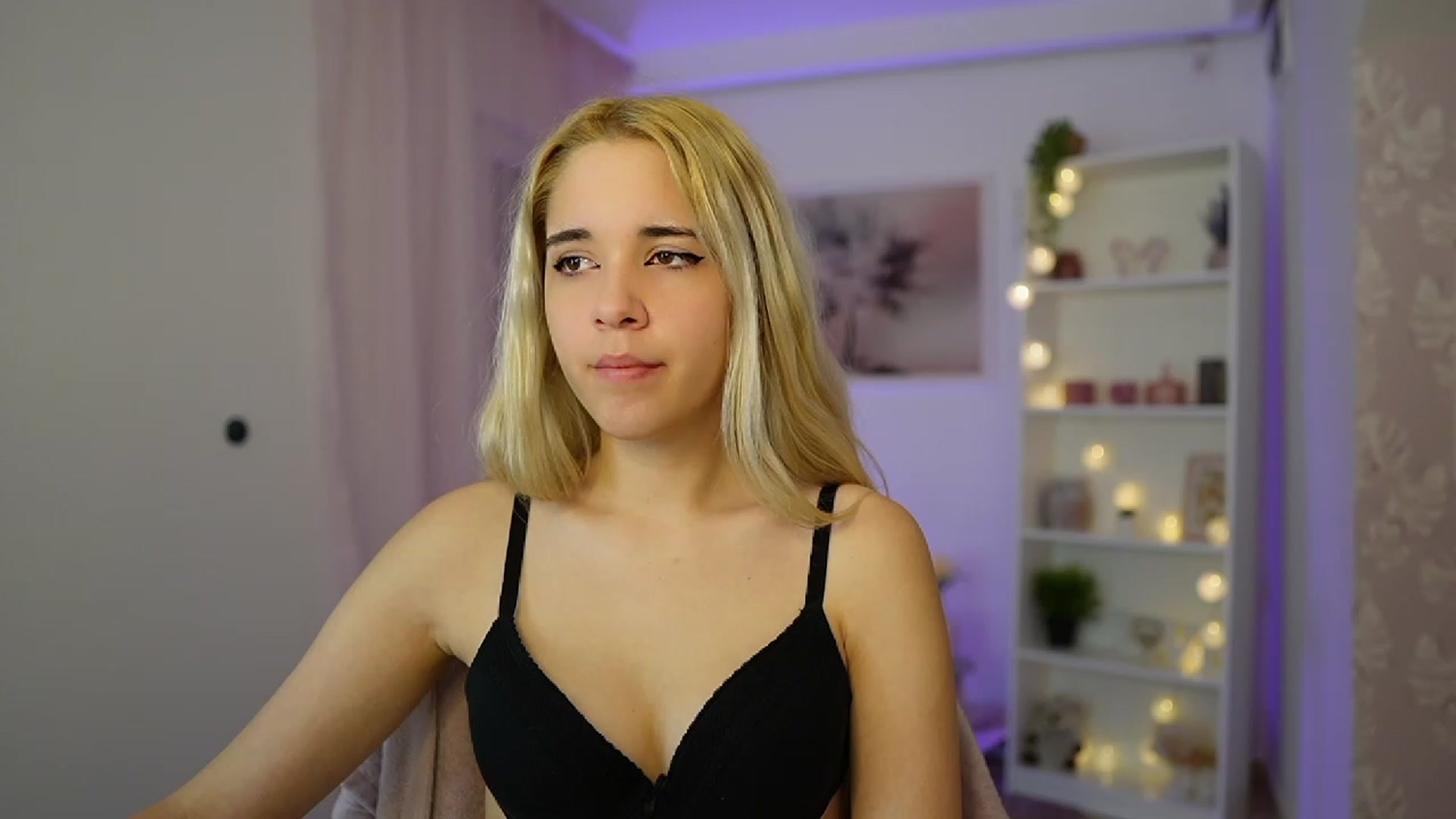 Gallery image thumbnail from Katie_Kush18's myfreecams stream on, 10/18/2023, 10:12 image 2 of 20