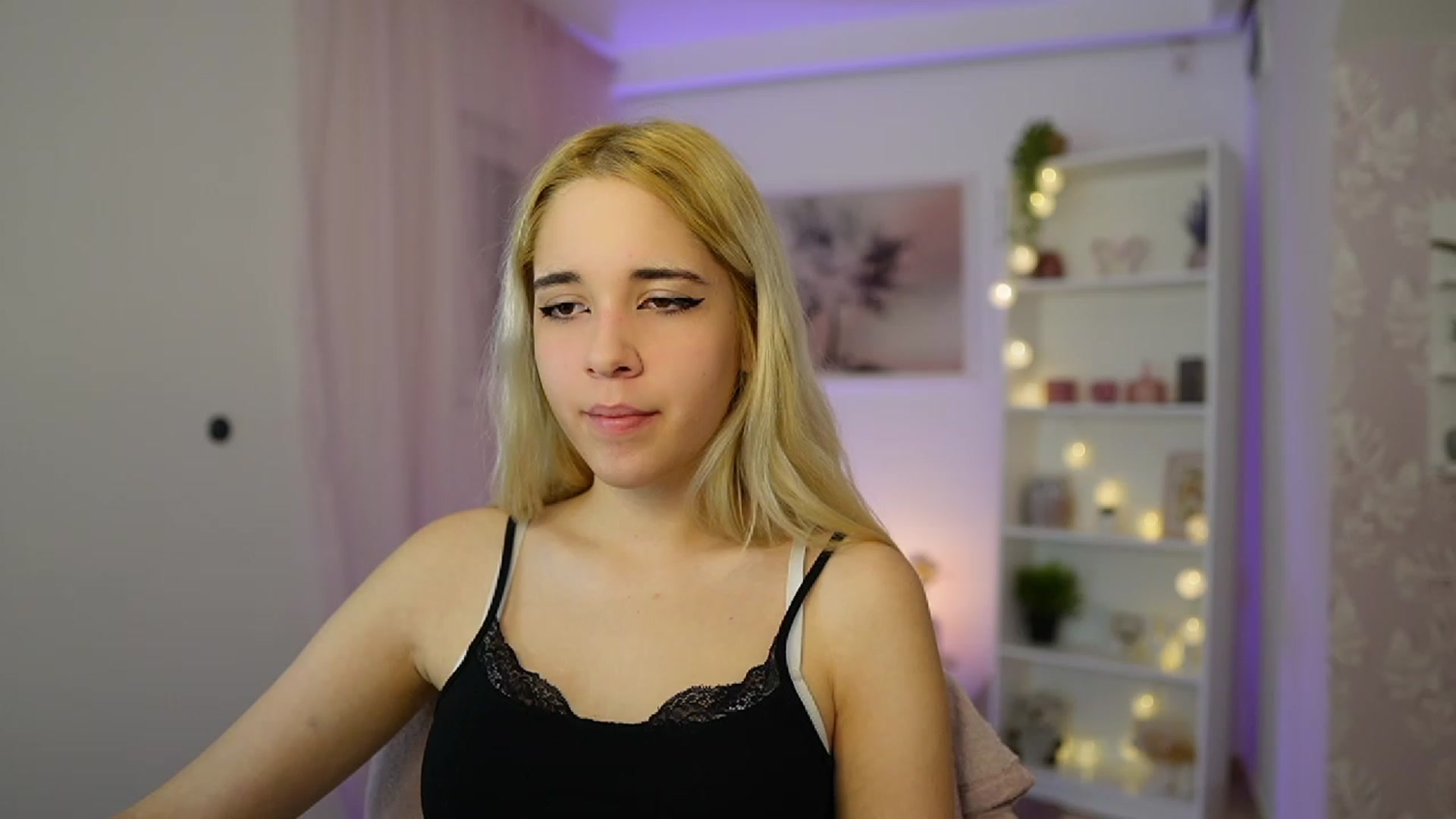 Gallery image thumbnail from Katie_Kush18's myfreecams stream on, 10/19/2023, 09:02 image 19 of 20