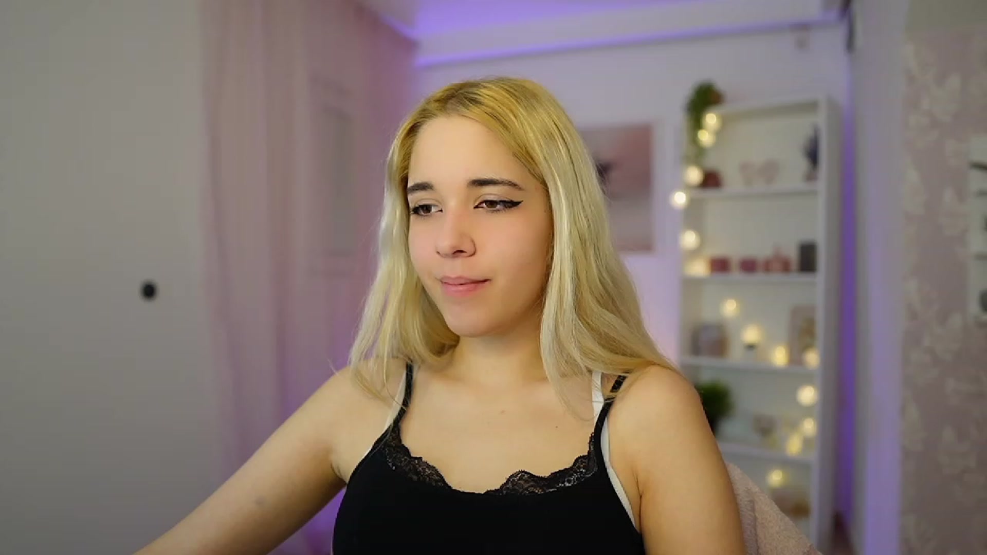 Gallery image thumbnail from Katie_Kush18's myfreecams stream on, 10/19/2023, 09:02 image 6 of 20