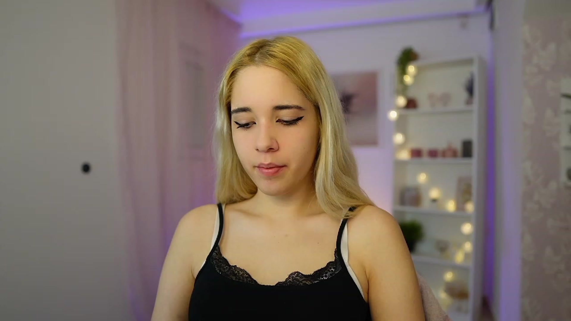Gallery image thumbnail from Katie_Kush18's myfreecams stream on, 10/19/2023, 09:02 image 3 of 20