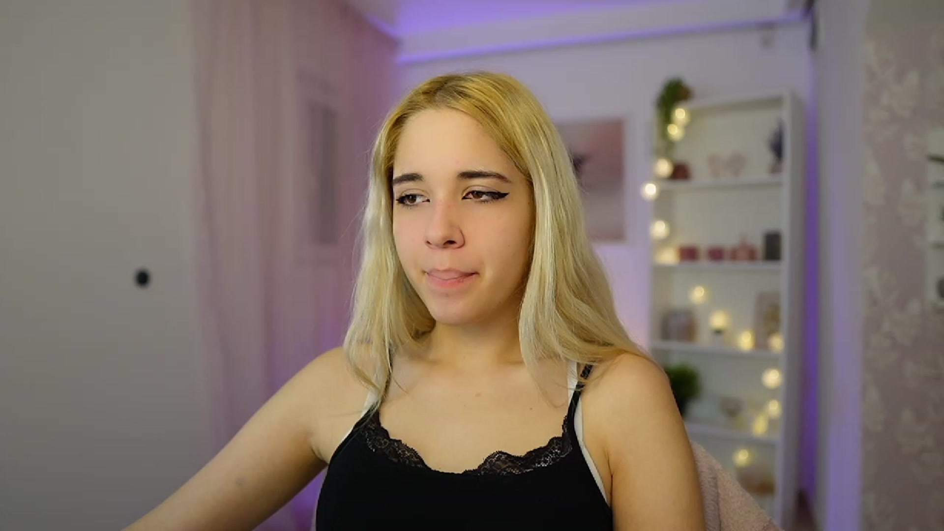 Gallery image thumbnail from Katie_Kush18's myfreecams stream on, 10/19/2023, 09:02 image 7 of 20