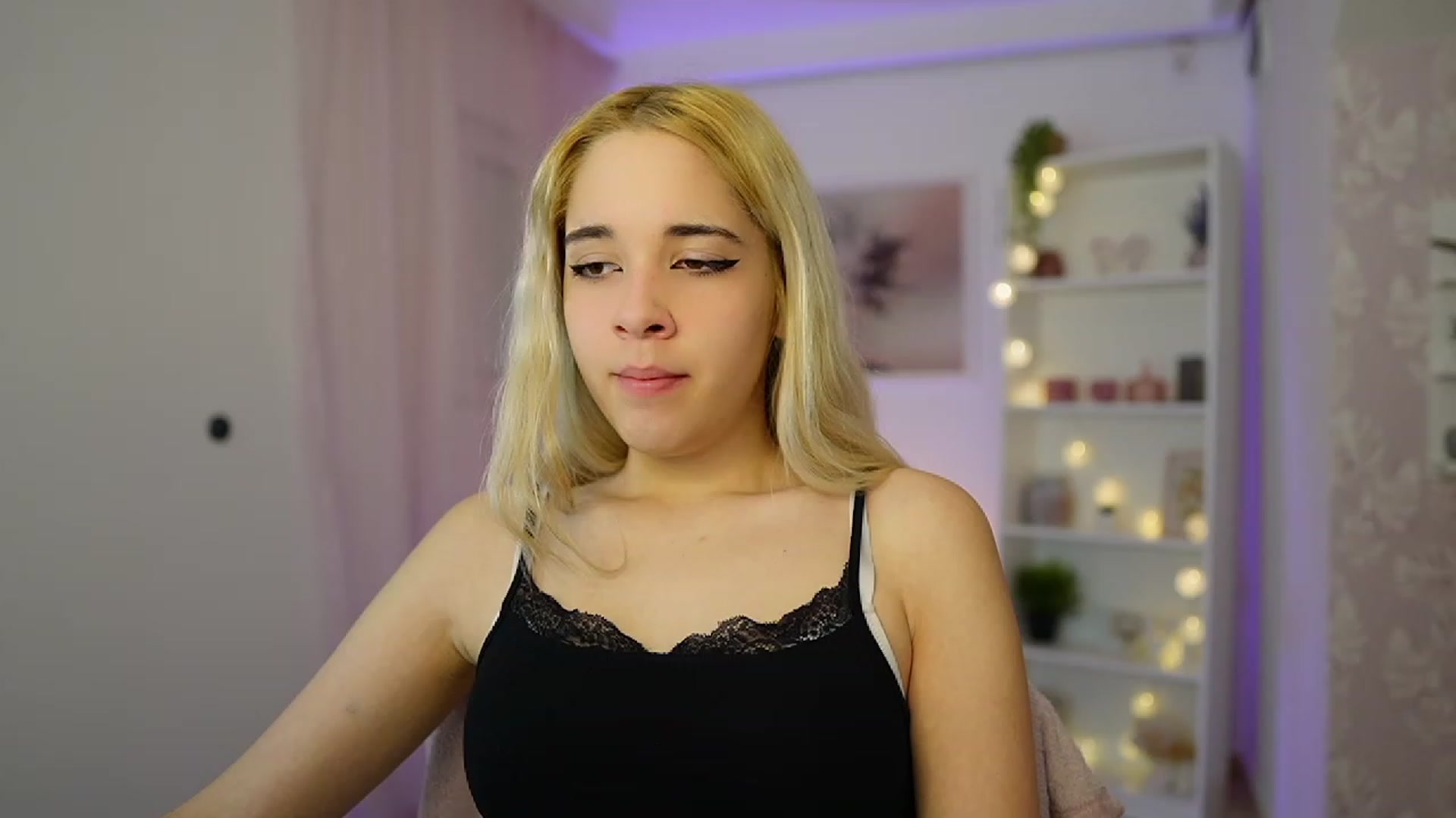 Gallery image thumbnail from Katie_Kush18's myfreecams stream on, 10/19/2023, 09:02 image 2 of 20