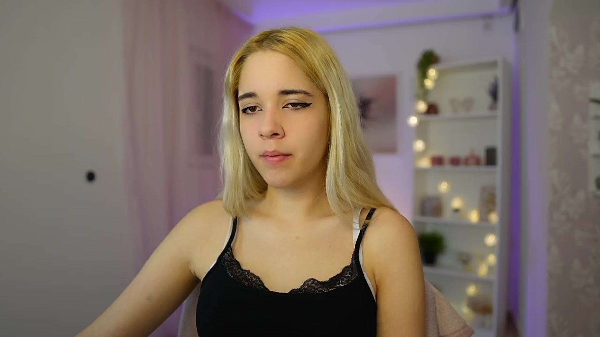 Gallery image thumbnail from Katie_Kush18's myfreecams stream on, 10/19/2023, 09:02 image 5 of 20