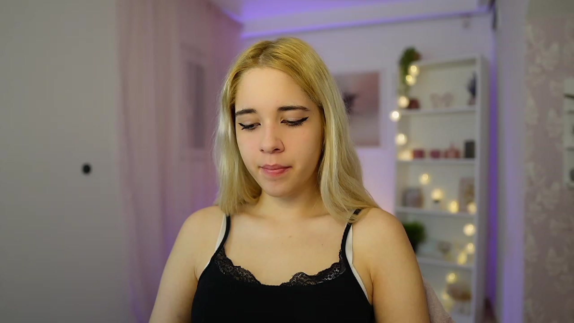 Gallery image thumbnail from Katie_Kush18's myfreecams stream on, 10/19/2023, 09:02 image 4 of 20