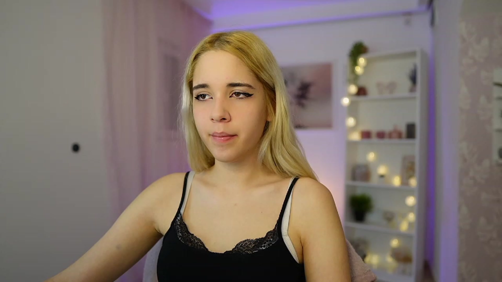 Gallery image thumbnail from Katie_Kush18's myfreecams stream on, 10/19/2023, 09:02 image 14 of 20