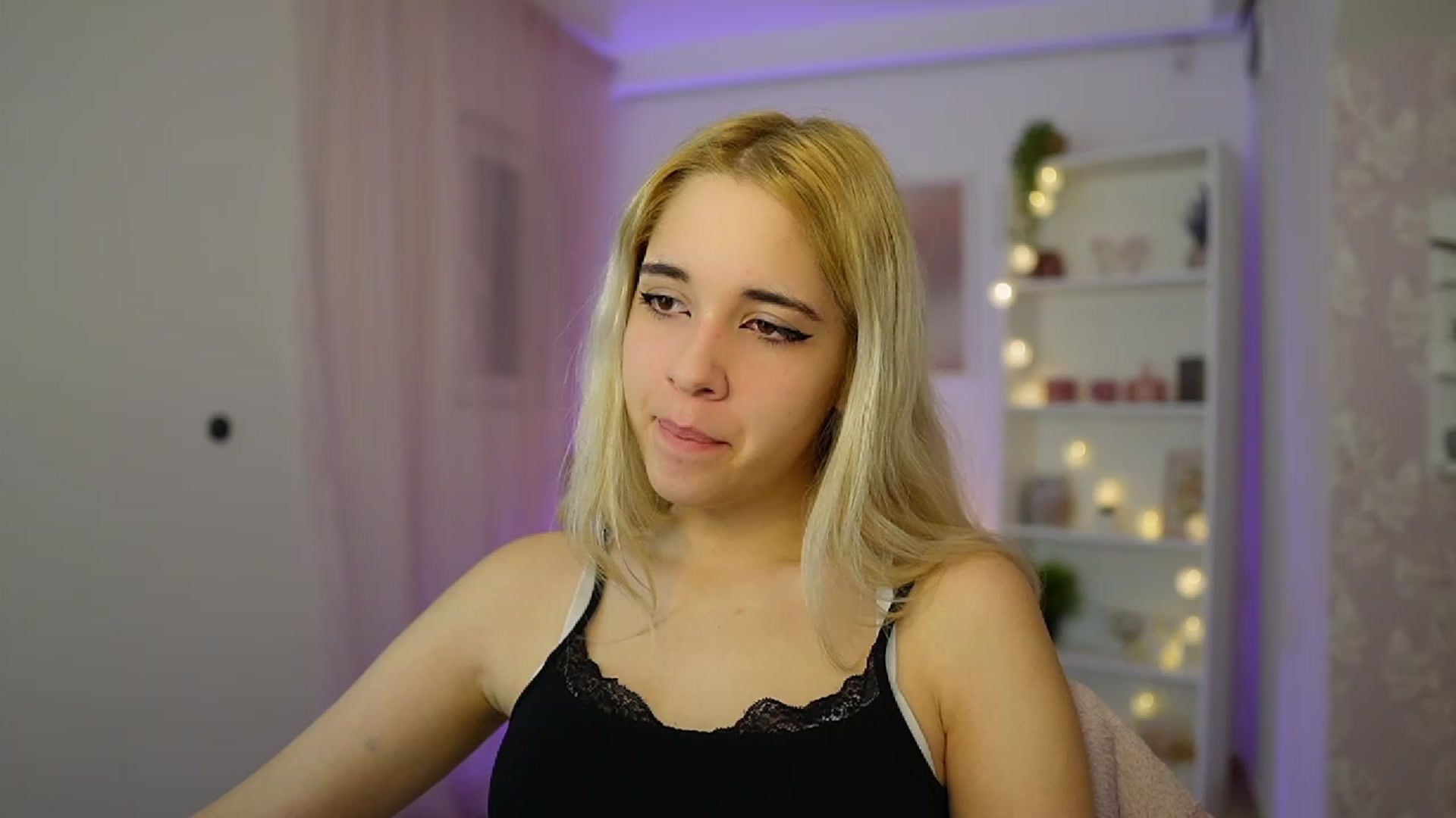 Gallery image thumbnail from Katie_Kush18's myfreecams stream on, 10/19/2023, 09:02 image 8 of 20