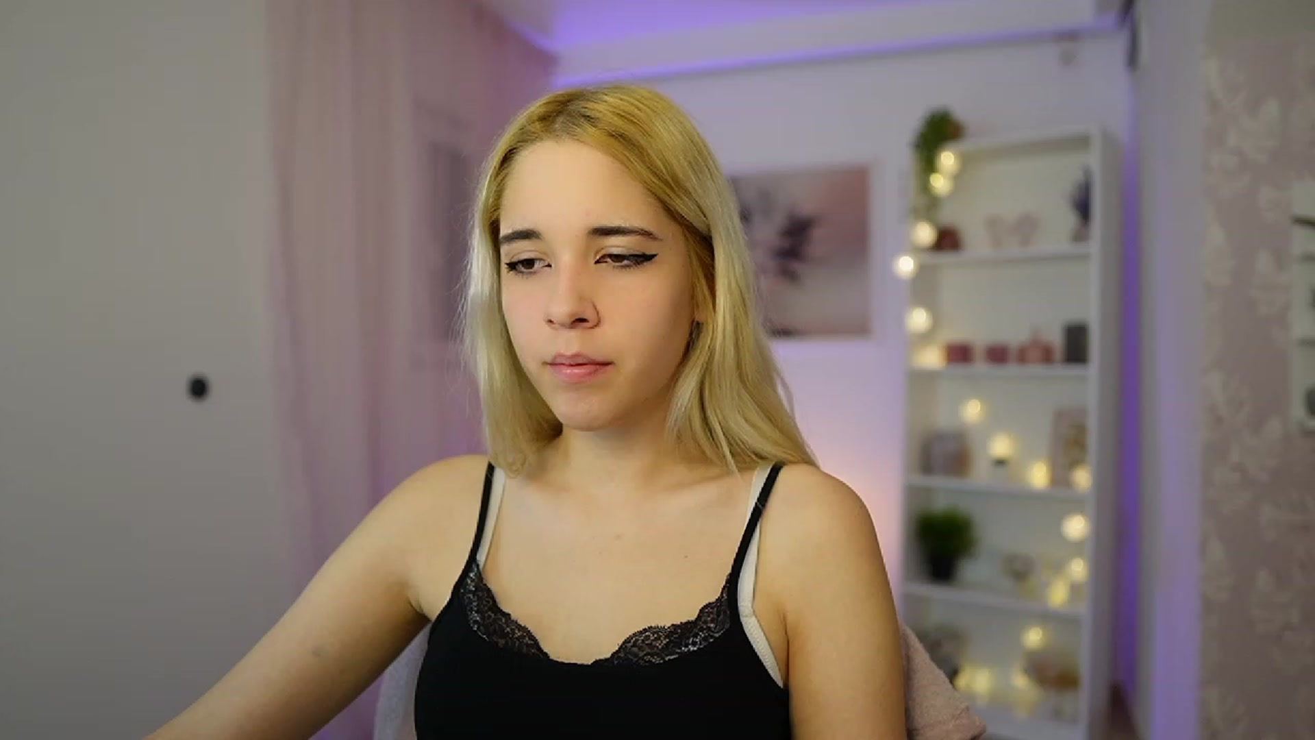 Gallery image thumbnail from Katie_Kush18's myfreecams stream on, 10/19/2023, 09:02 image 15 of 20