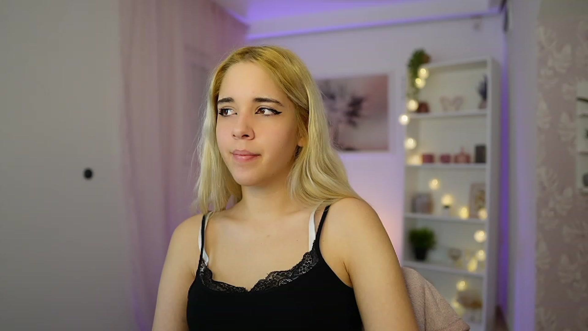 Gallery image thumbnail from Katie_Kush18's myfreecams stream on, 10/19/2023, 09:48 image 11 of 20