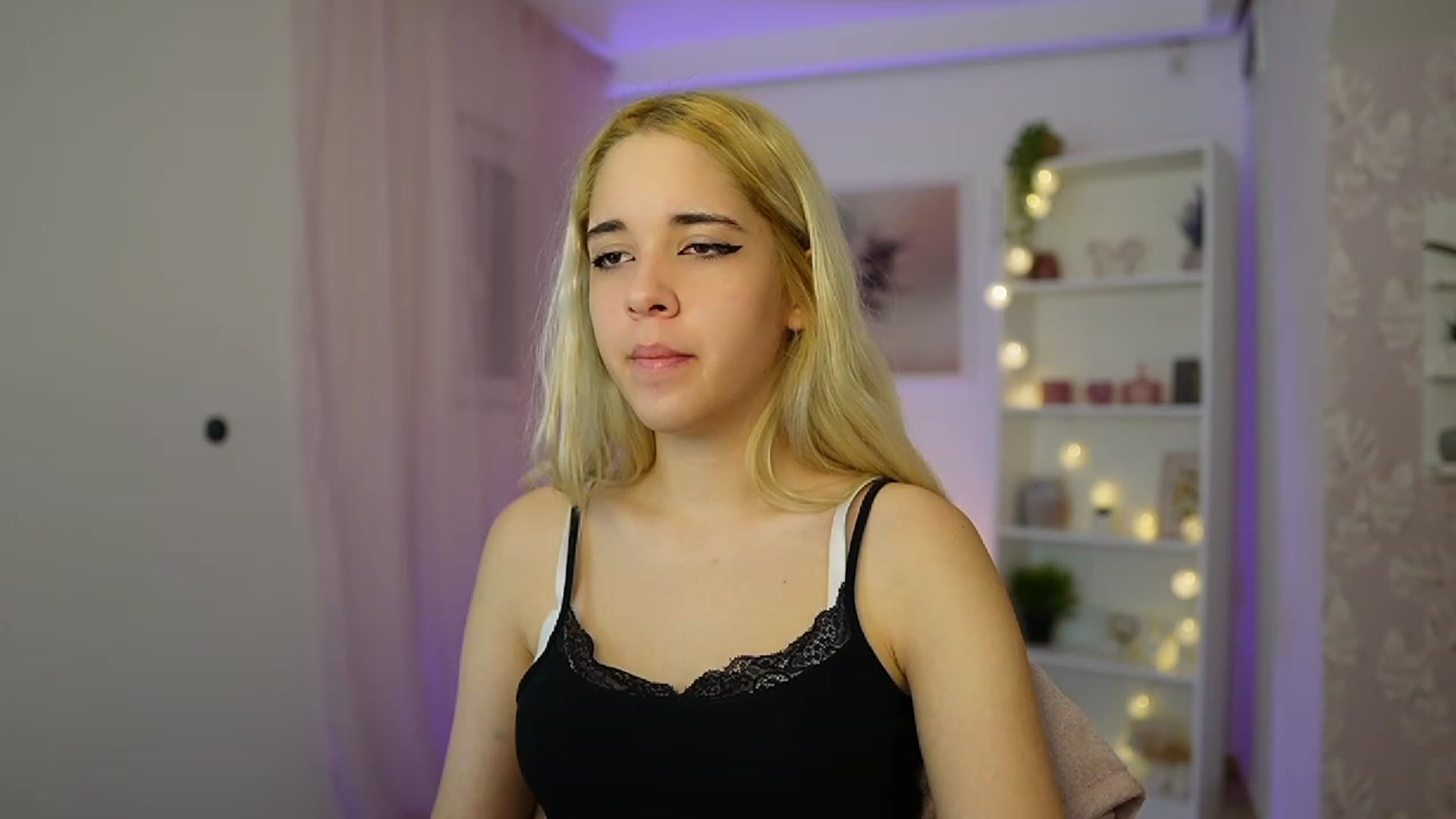 Gallery image thumbnail from Katie_Kush18's myfreecams stream on, 10/19/2023, 09:48 image 16 of 20