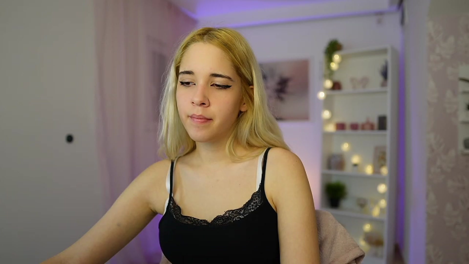 Gallery image thumbnail from Katie_Kush18's myfreecams stream on, 10/19/2023, 09:48 image 15 of 20