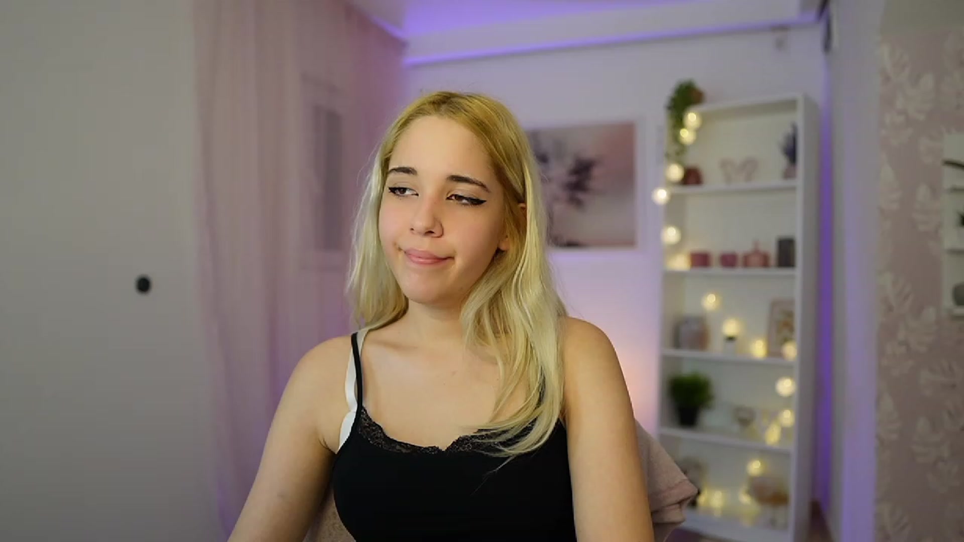 Gallery image thumbnail from Katie_Kush18's myfreecams stream on, 10/19/2023, 09:48 image 13 of 20