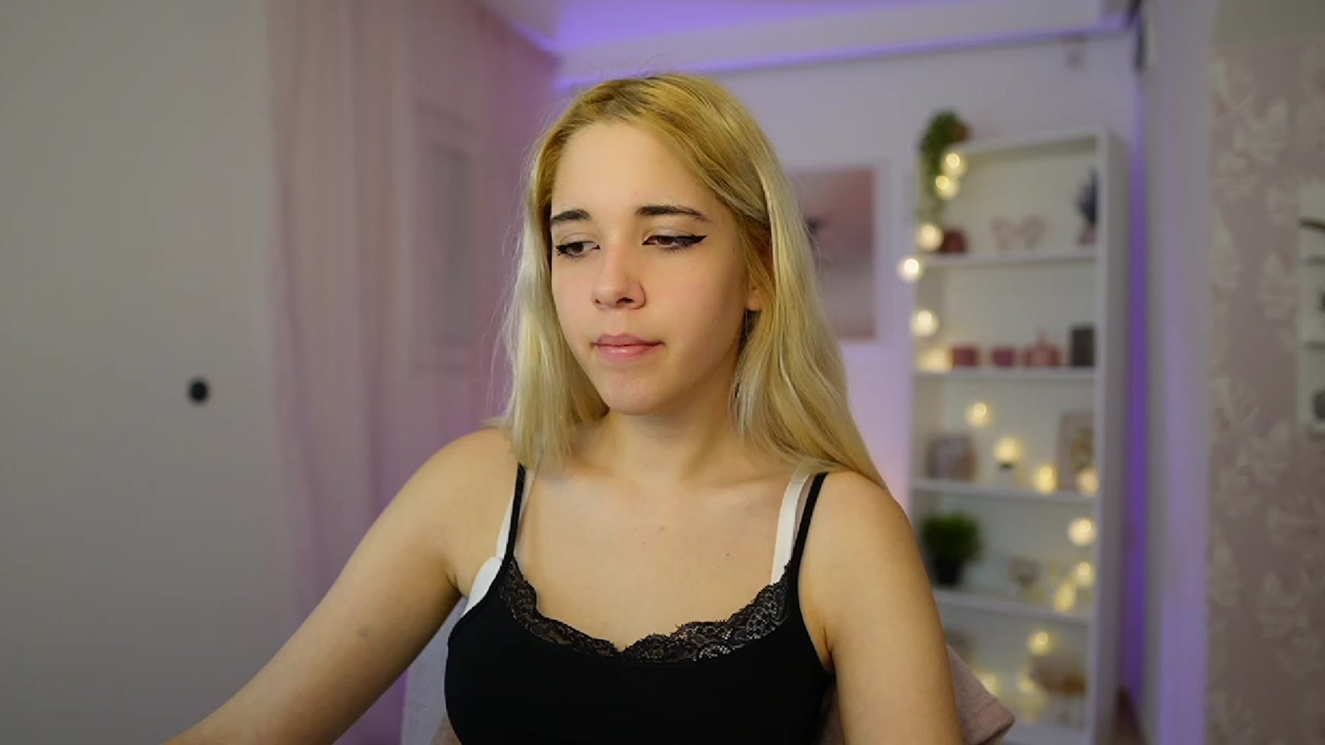 Gallery image thumbnail from Katie_Kush18's myfreecams stream on, 10/19/2023, 09:48 image 9 of 20