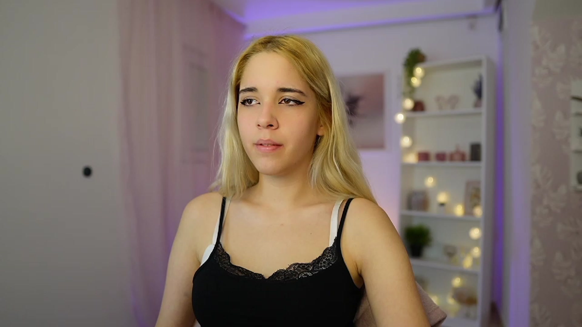 Gallery image thumbnail from Katie_Kush18's myfreecams stream on, 10/19/2023, 09:48 image 7 of 20