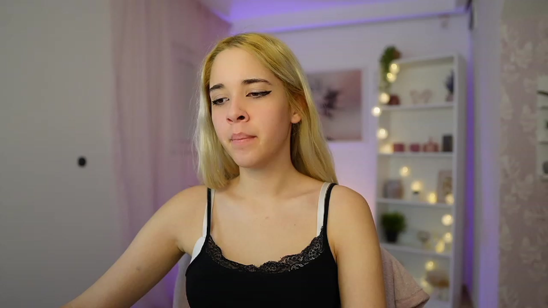 Gallery image thumbnail from Katie_Kush18's myfreecams stream on, 10/19/2023, 09:48 image 5 of 20