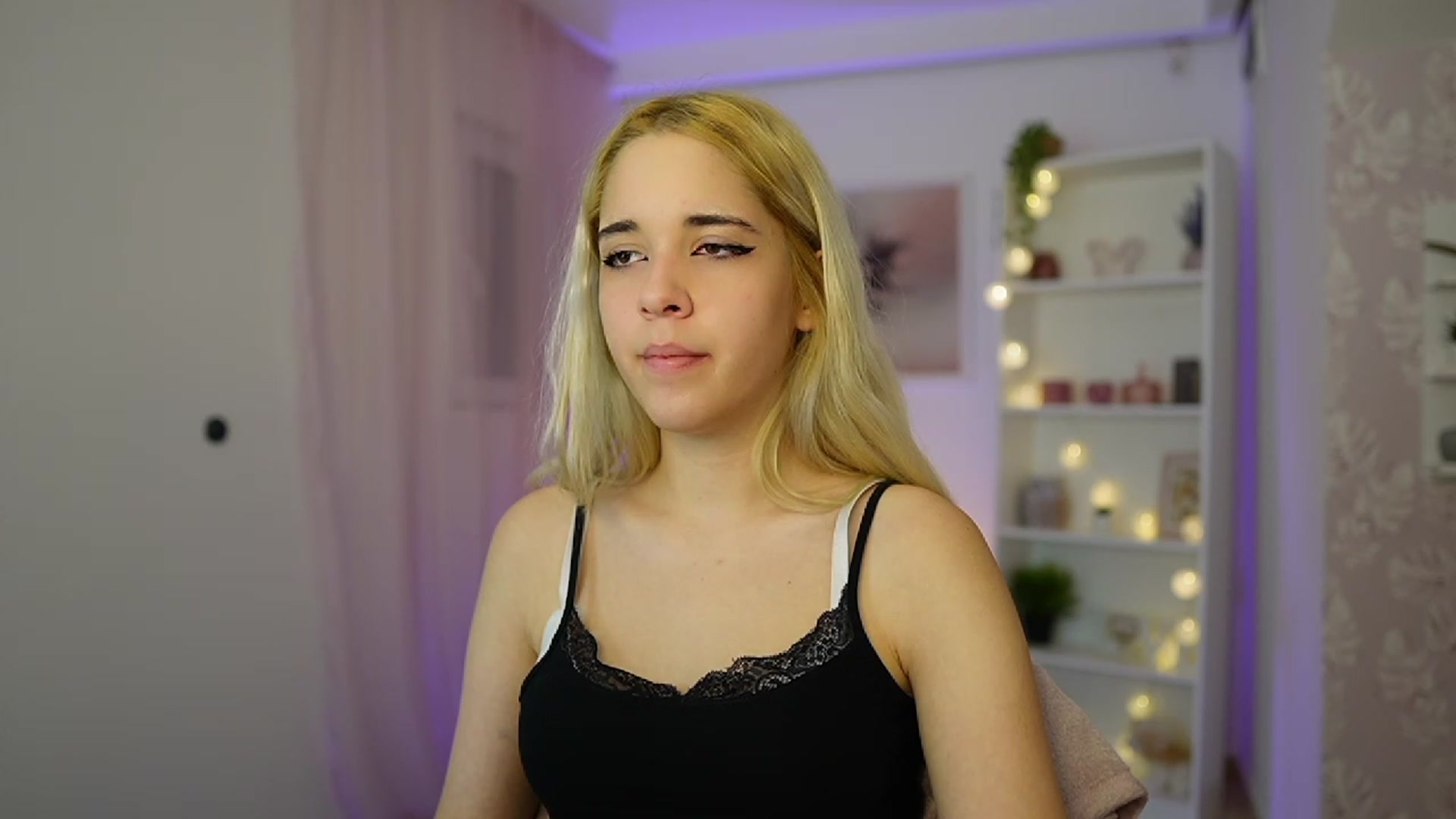 Gallery image thumbnail from Katie_Kush18's myfreecams stream on, 10/19/2023, 09:48 image 17 of 20