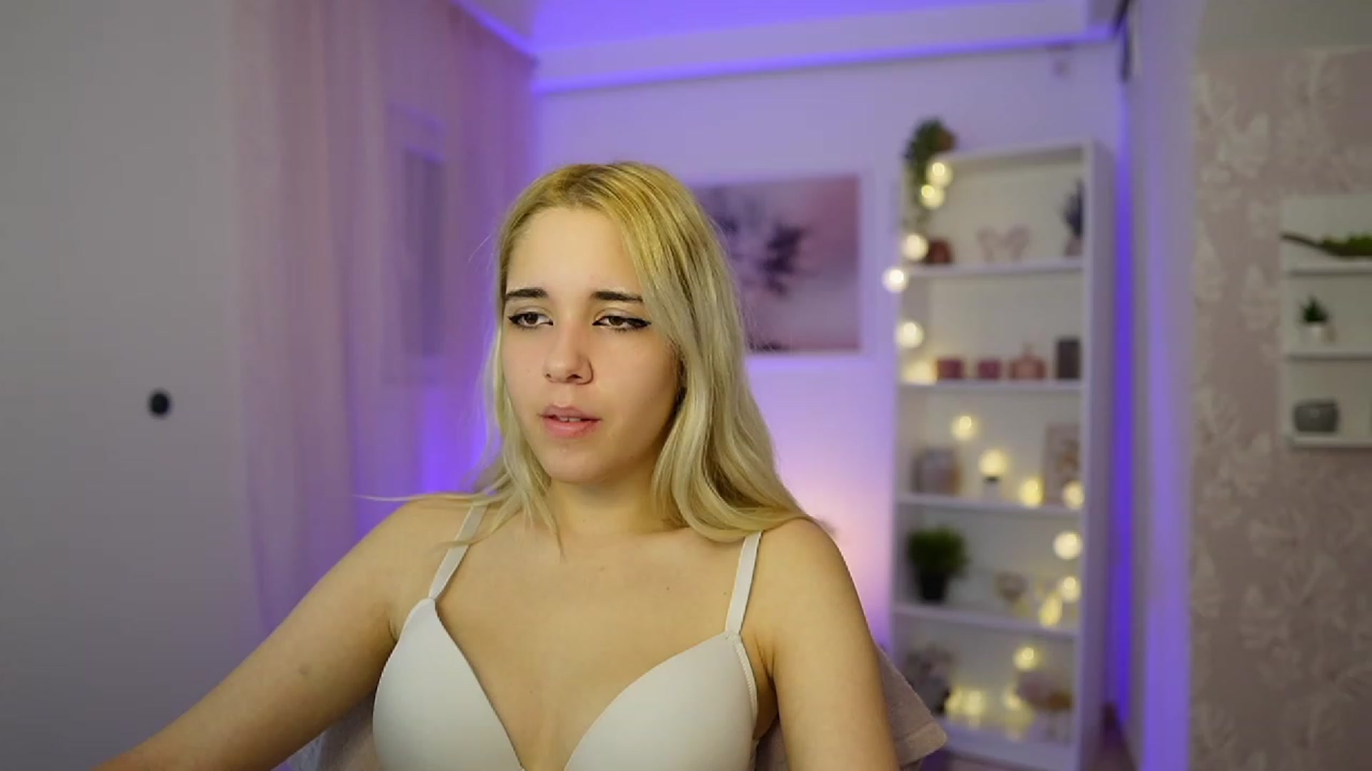 Gallery image thumbnail from Katie_Kush18's myfreecams stream on, 10/20/2023, 09:32 image 17 of 20