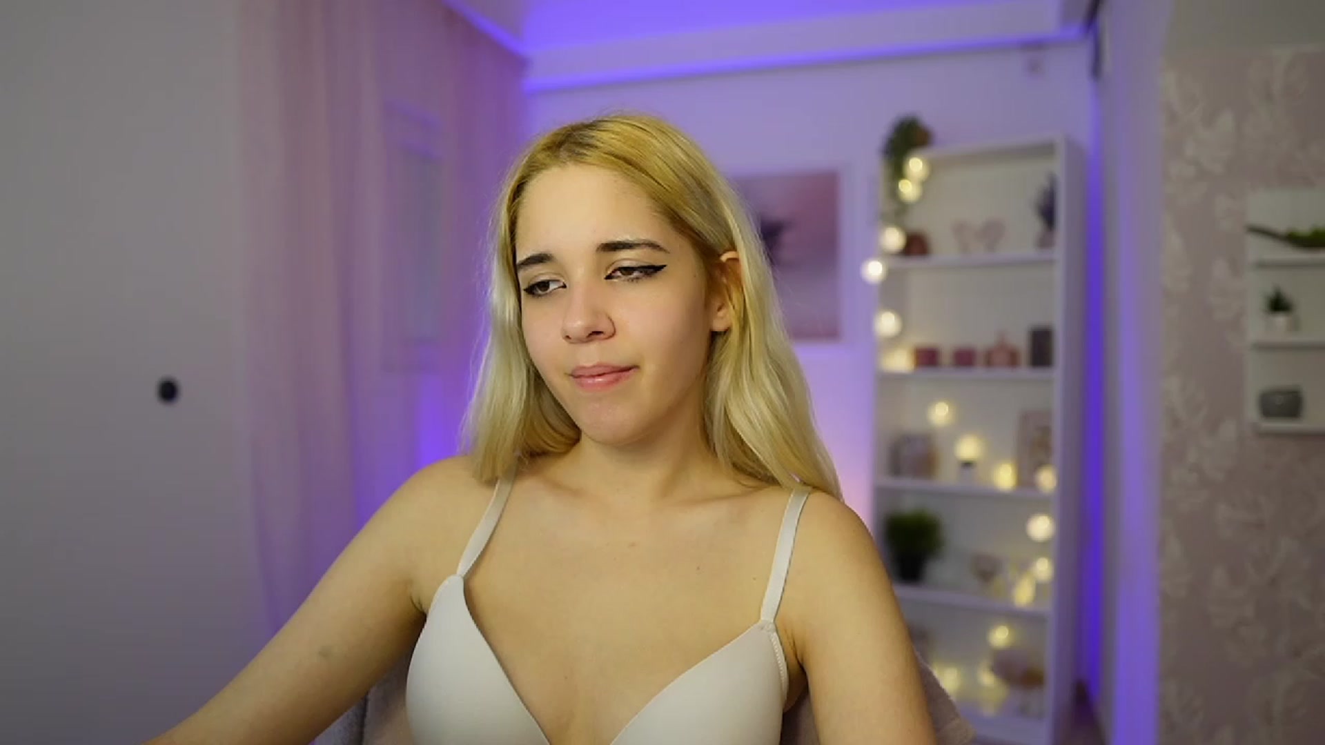 Gallery image thumbnail from Katie_Kush18's myfreecams stream on, 10/20/2023, 11:26 image 11 of 20