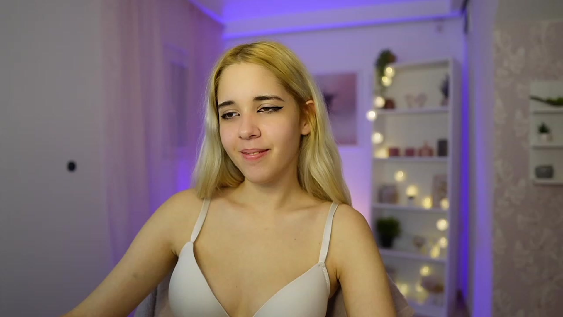 Gallery image thumbnail from Katie_Kush18's myfreecams stream on, 10/20/2023, 11:26 image 10 of 20