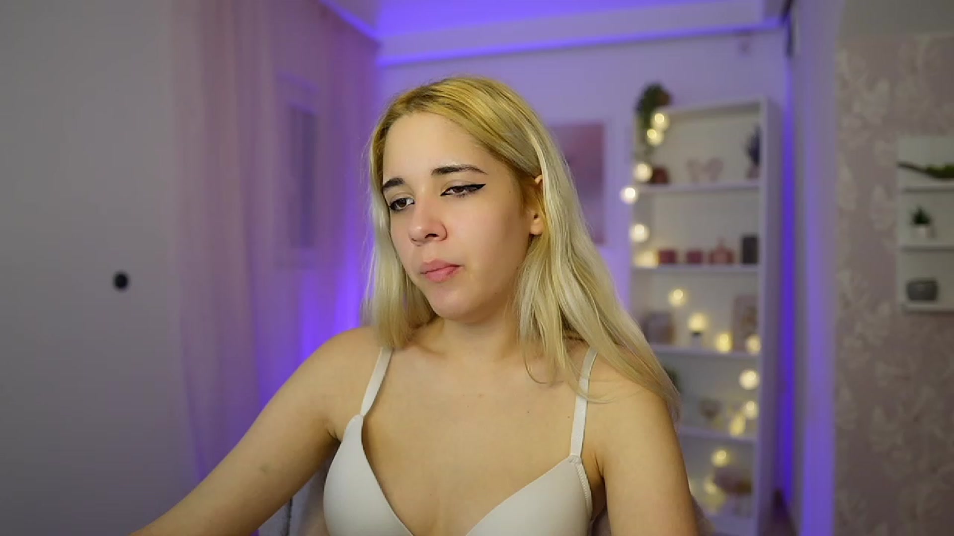 Gallery image thumbnail from Katie_Kush18's myfreecams stream on, 10/20/2023, 11:26 image 14 of 20