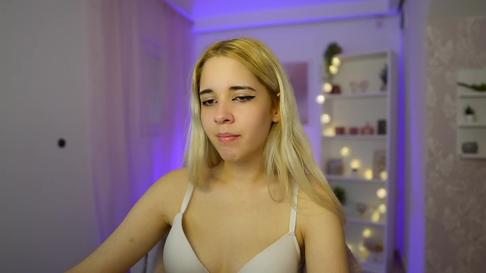 Gallery image thumbnail from Katie_Kush18's myfreecams stream on, 10/20/2023, 11:26 image 15 of 20