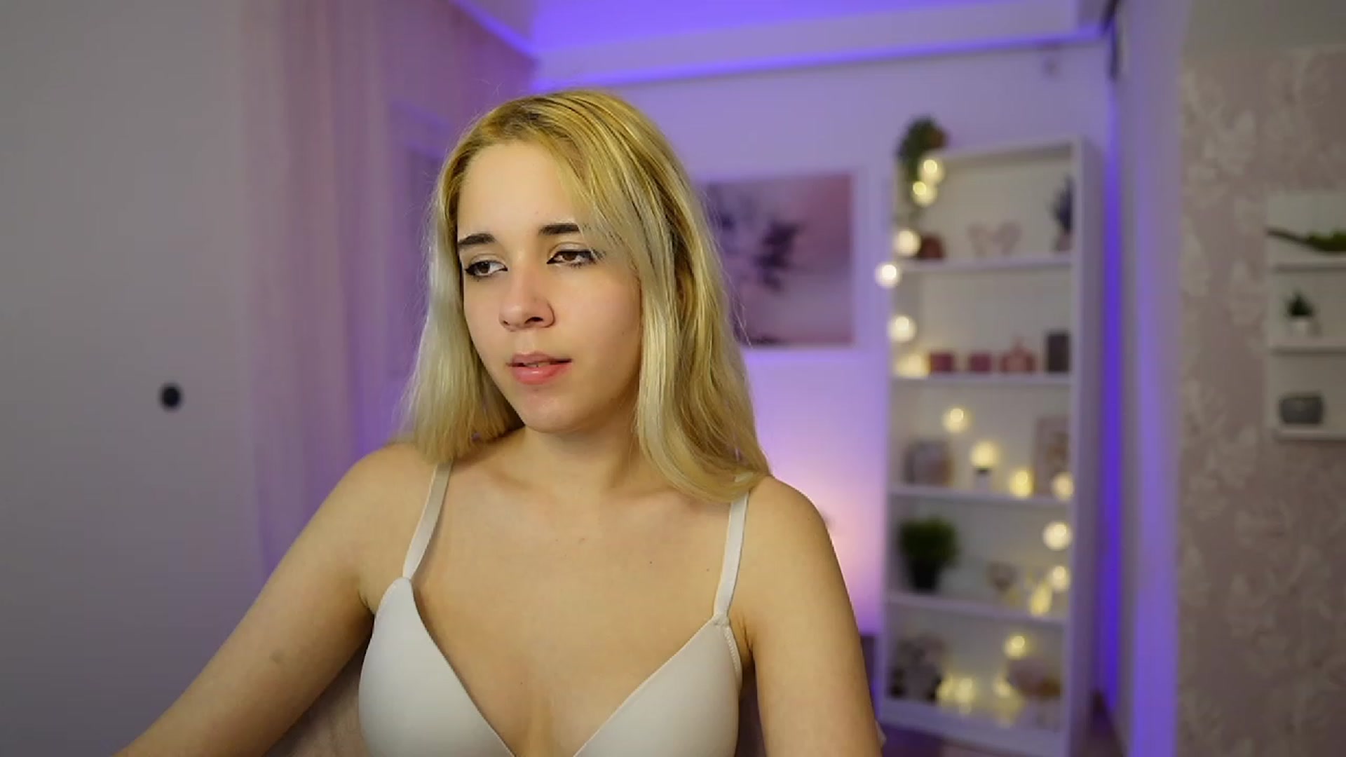 Gallery image thumbnail from Katie_Kush18's myfreecams stream on, 10/20/2023, 12:49 image 16 of 20