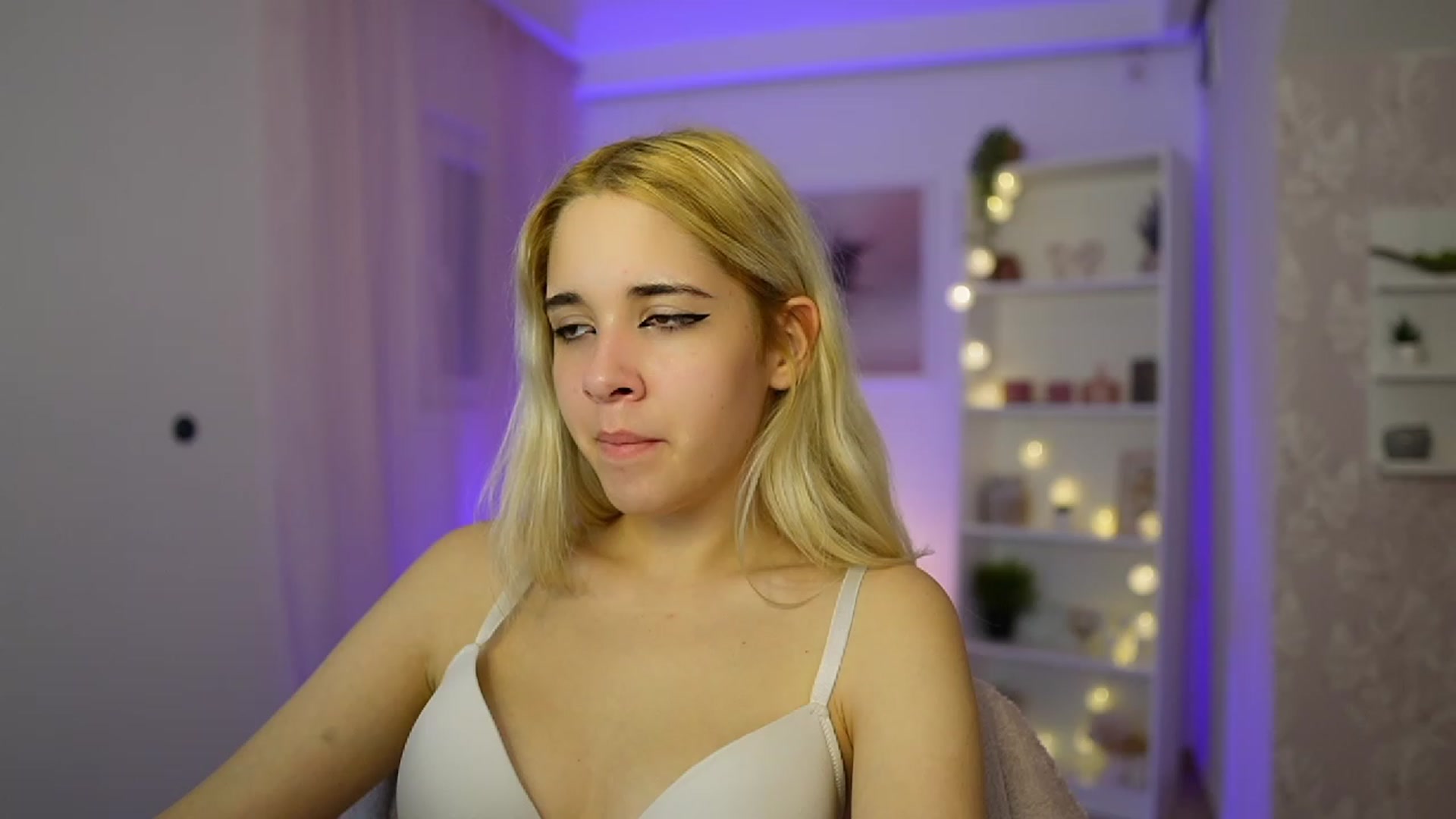 Gallery image thumbnail from Katie_Kush18's myfreecams stream on, 10/20/2023, 12:49 image 9 of 20