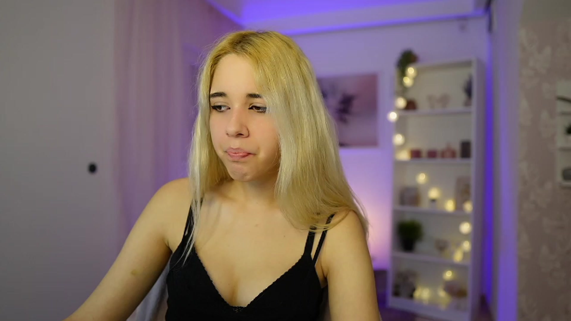 Gallery image thumbnail from Katie_Kush18's myfreecams stream on, 10/22/2023, 08:54 image 6 of 20