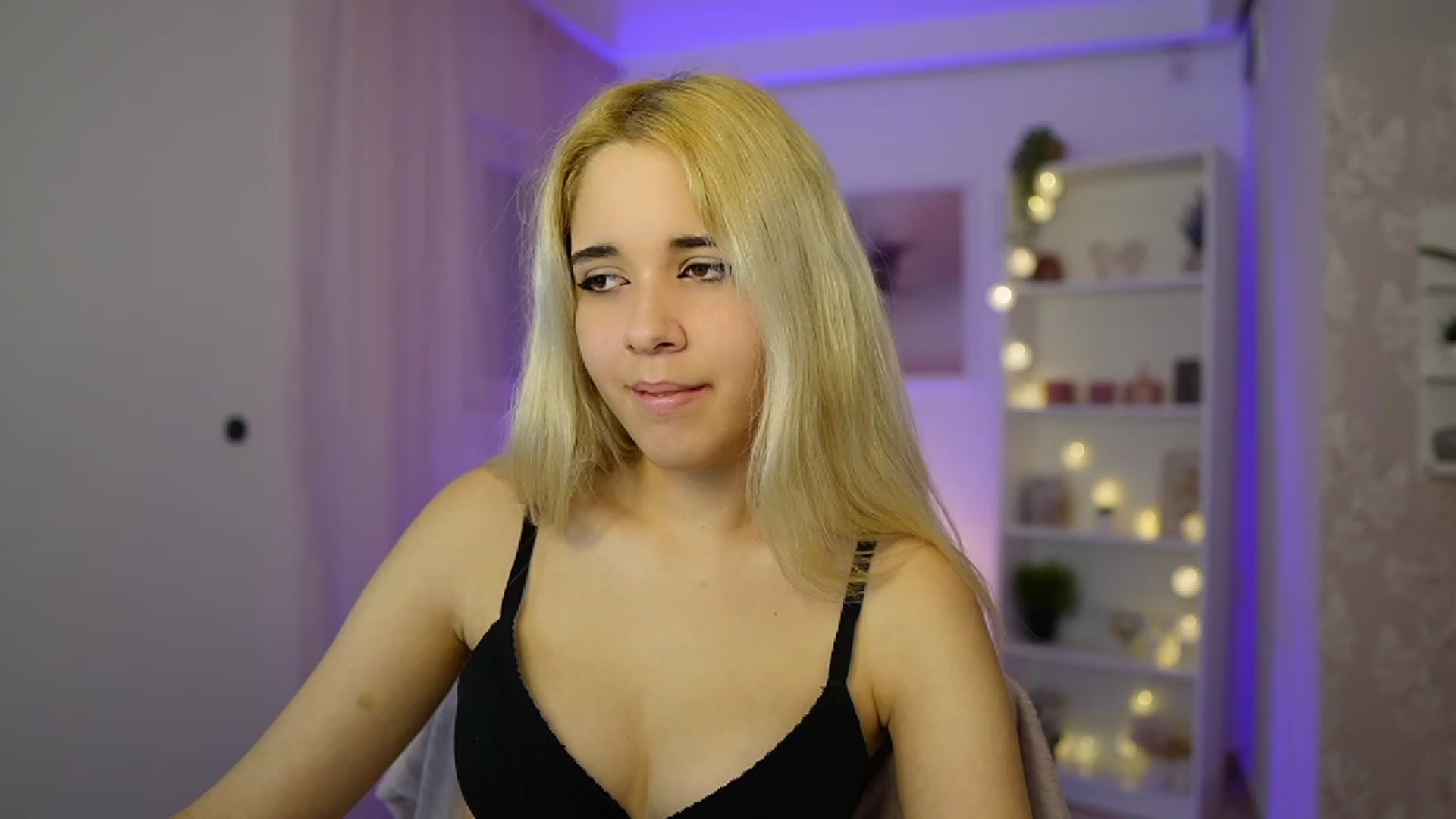 Gallery image thumbnail from Katie_Kush18's myfreecams stream on, 10/22/2023, 10:28 image 9 of 20