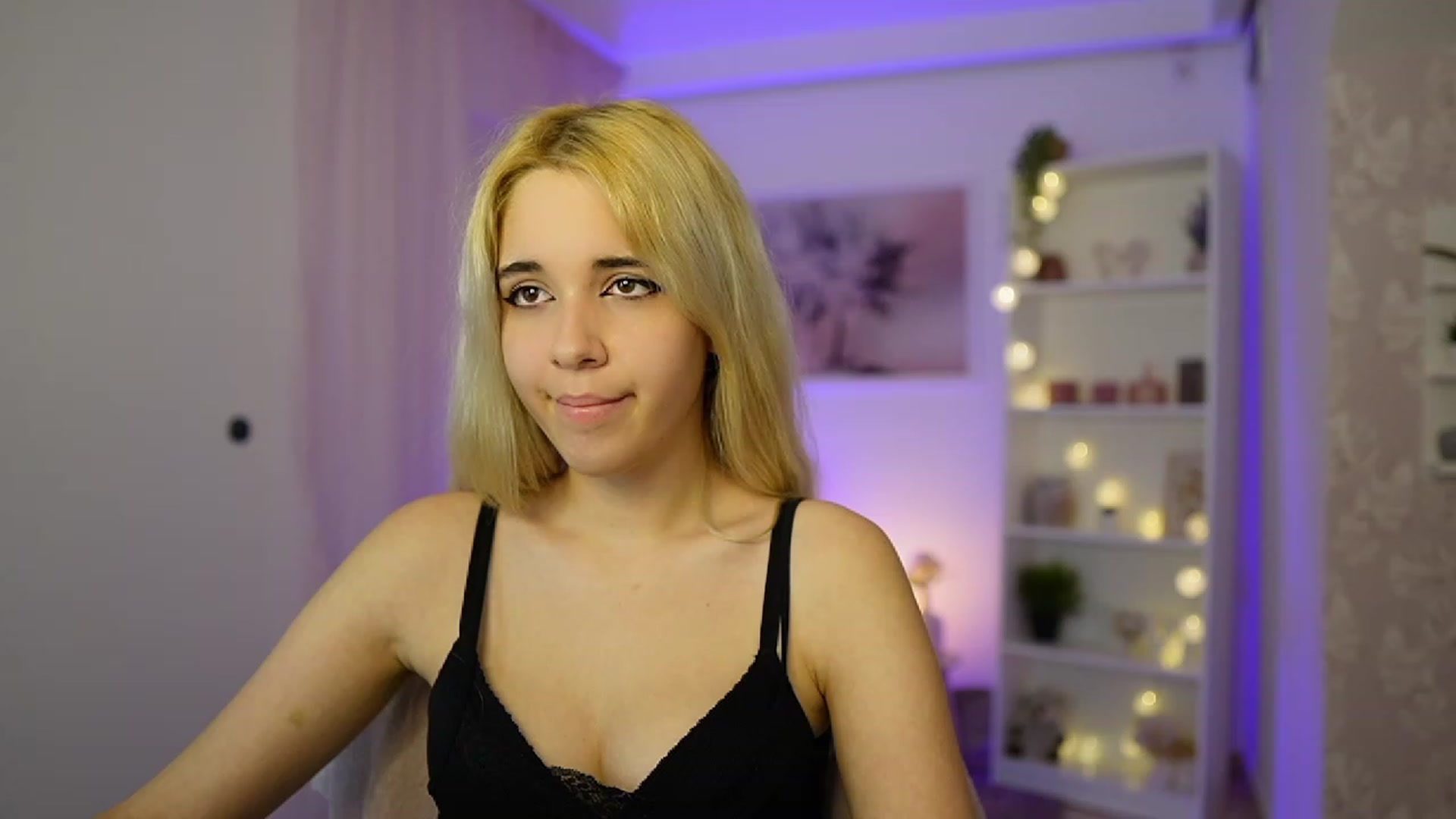 Gallery image thumbnail from Katie_Kush18's myfreecams stream on, 10/22/2023, 13:02 image 17 of 20
