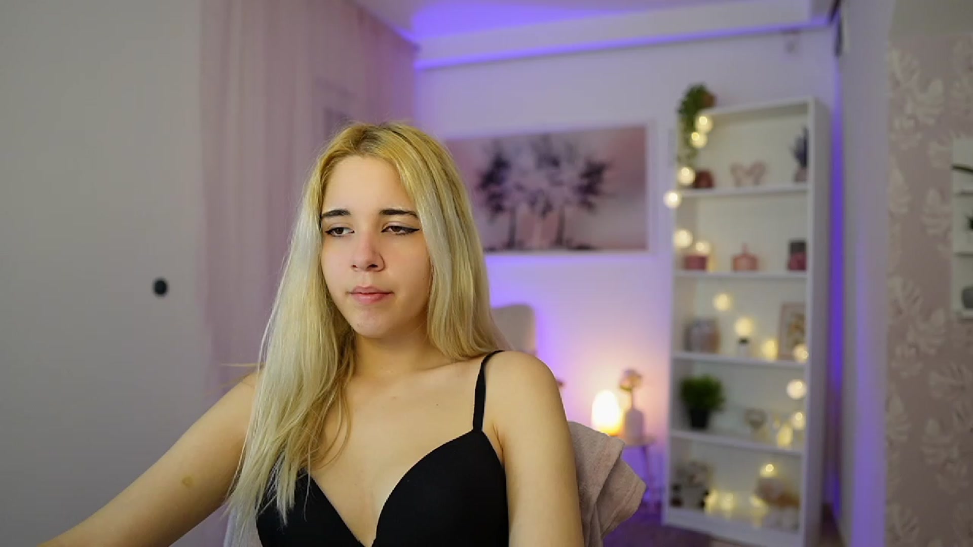 Gallery image thumbnail from Katie_Kush18's myfreecams stream on, 10/24/2023, 09:41 image 15 of 20