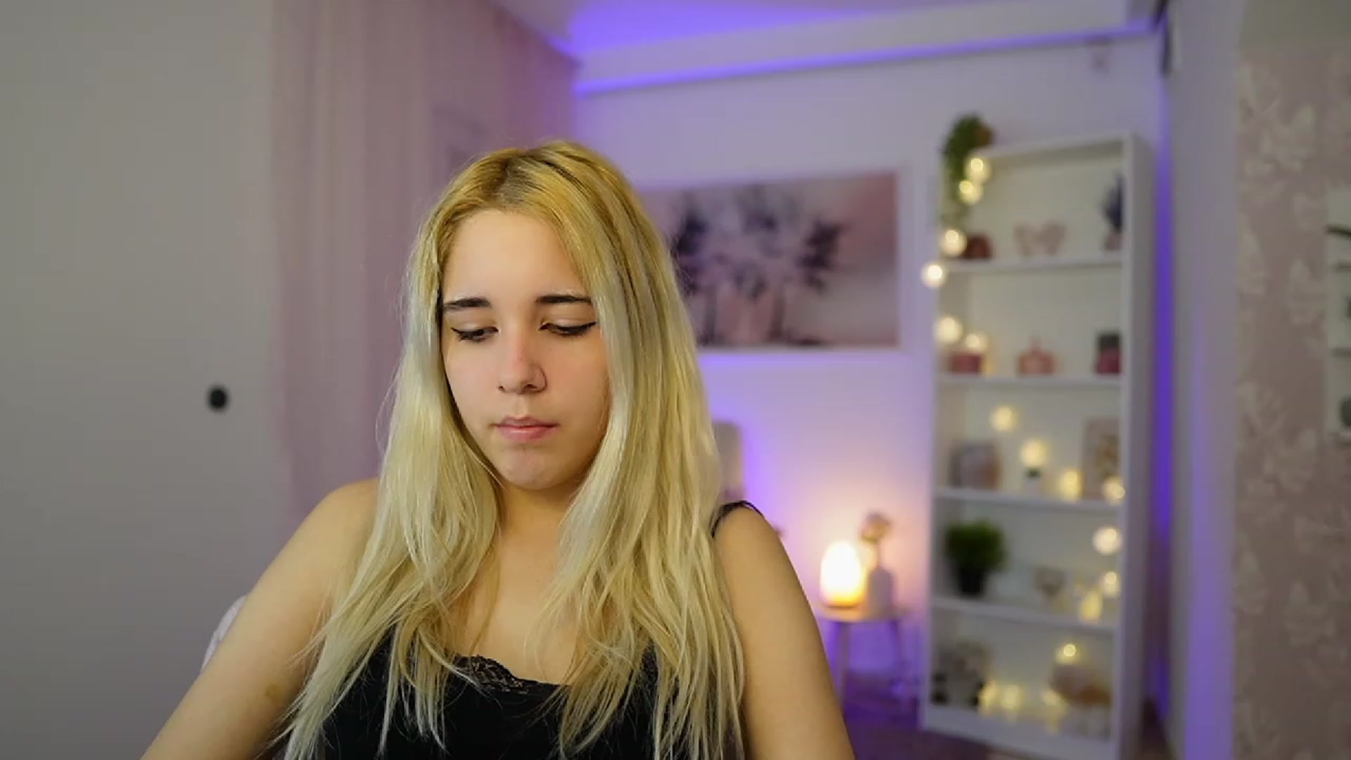 Gallery image thumbnail from Katie_Kush18's myfreecams stream on, 10/24/2023, 11:04 image 10 of 20