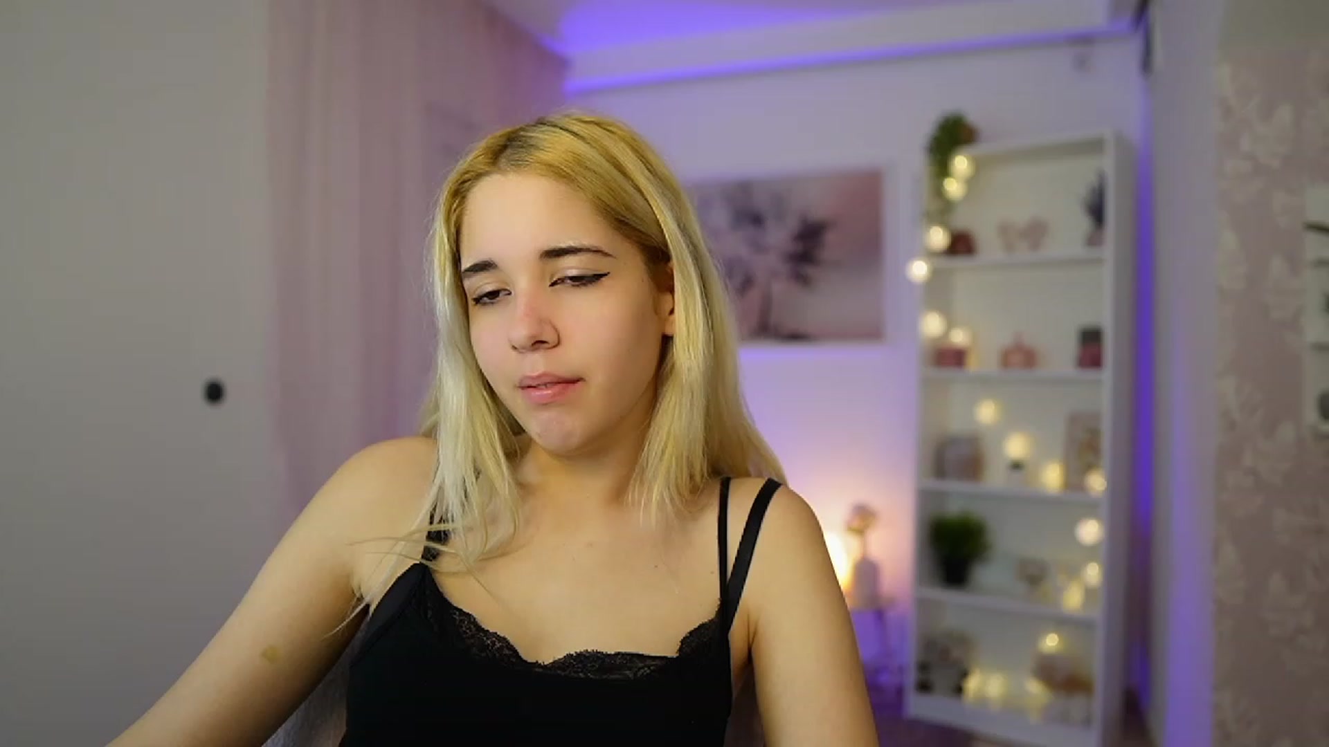 Gallery image thumbnail from Katie_Kush18's myfreecams stream on, 10/24/2023, 11:04 image 15 of 20