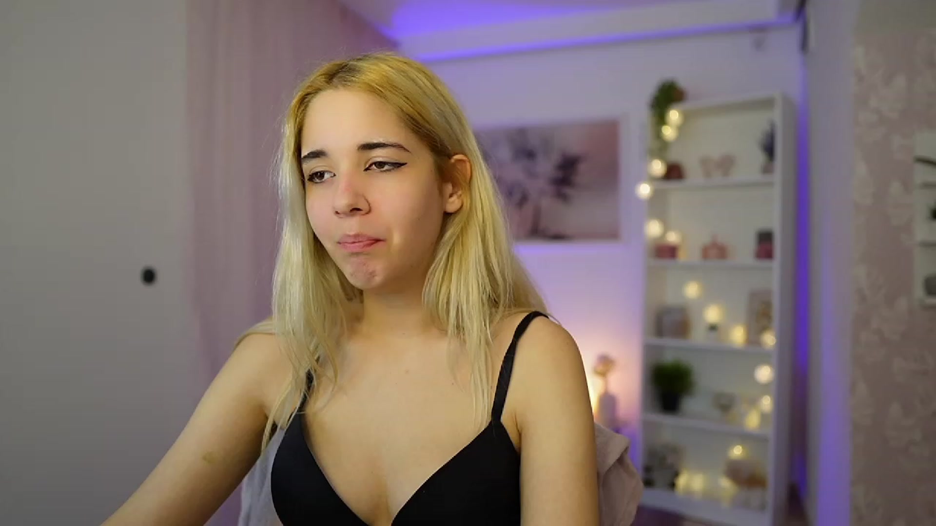 Gallery image thumbnail from Katie_Kush18's myfreecams stream on, 10/24/2023, 11:29 image 17 of 20