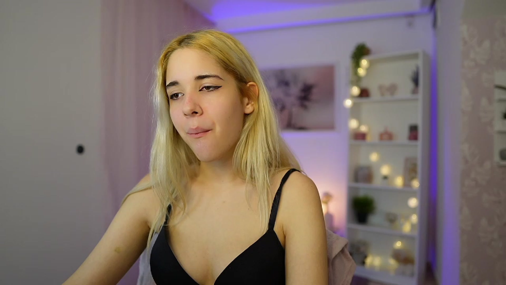 Gallery image thumbnail from Katie_Kush18's myfreecams stream on, 10/24/2023, 11:29 image 19 of 20