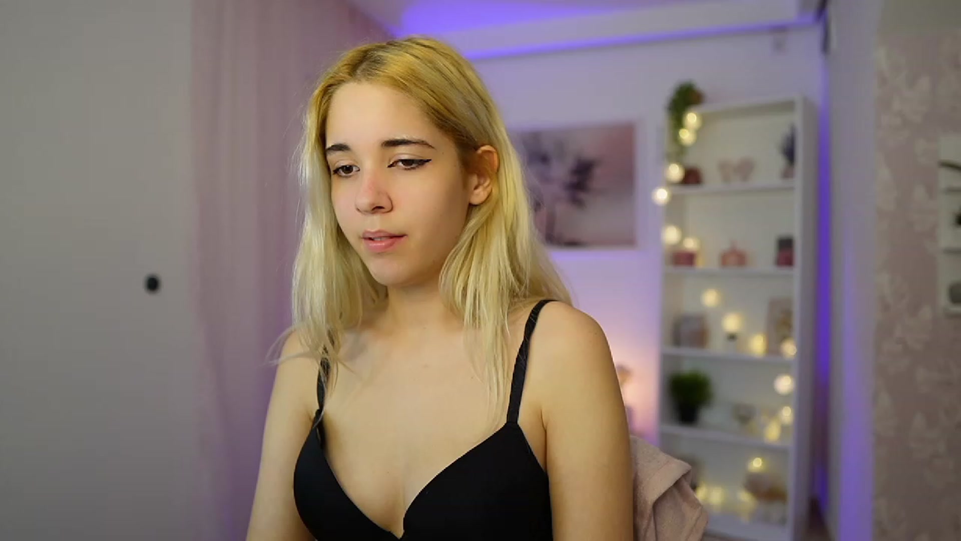 Gallery image thumbnail from Katie_Kush18's myfreecams stream on, 10/24/2023, 11:29 image 14 of 20