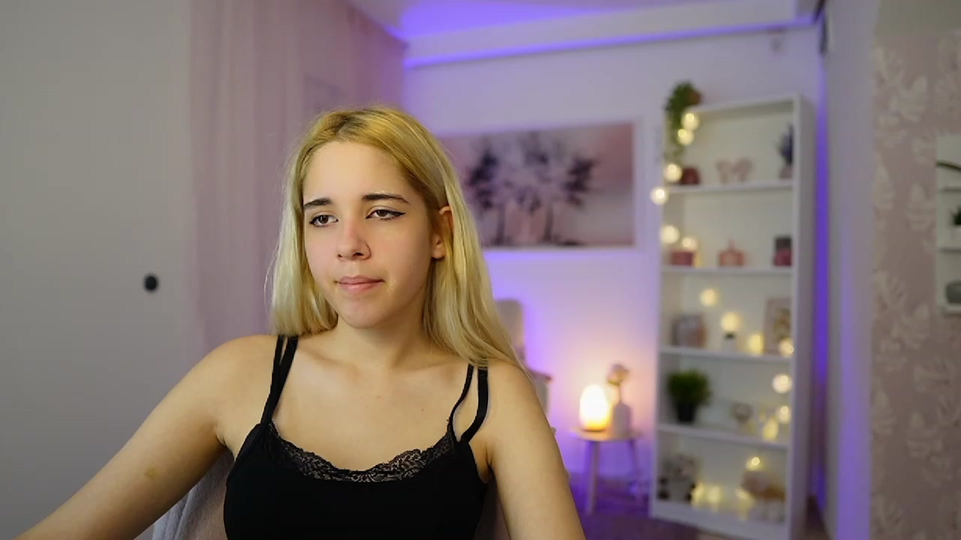 Gallery image thumbnail from Katie_Kush18's myfreecams stream on, 10/24/2023, 12:07 image 18 of 20