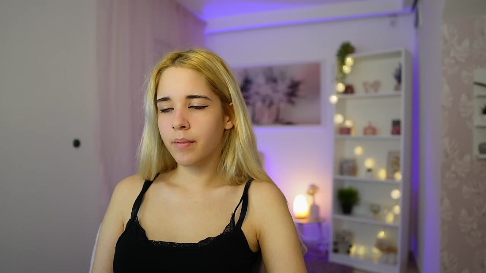 Gallery image thumbnail from Katie_Kush18's myfreecams stream on, 10/24/2023, 12:07 image 6 of 20