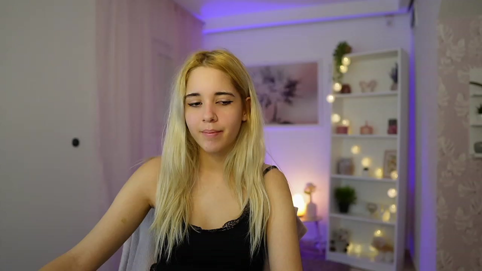 Gallery image thumbnail from Katie_Kush18's myfreecams stream on, 10/24/2023, 12:07 image 20 of 20
