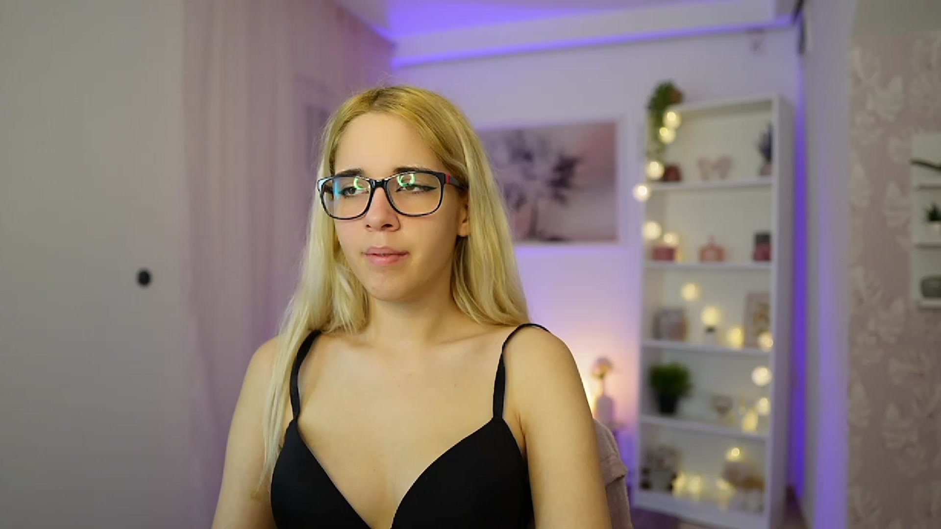 Gallery image thumbnail from Katie_Kush18's myfreecams stream on, 10/25/2023, 09:19 image 12 of 20