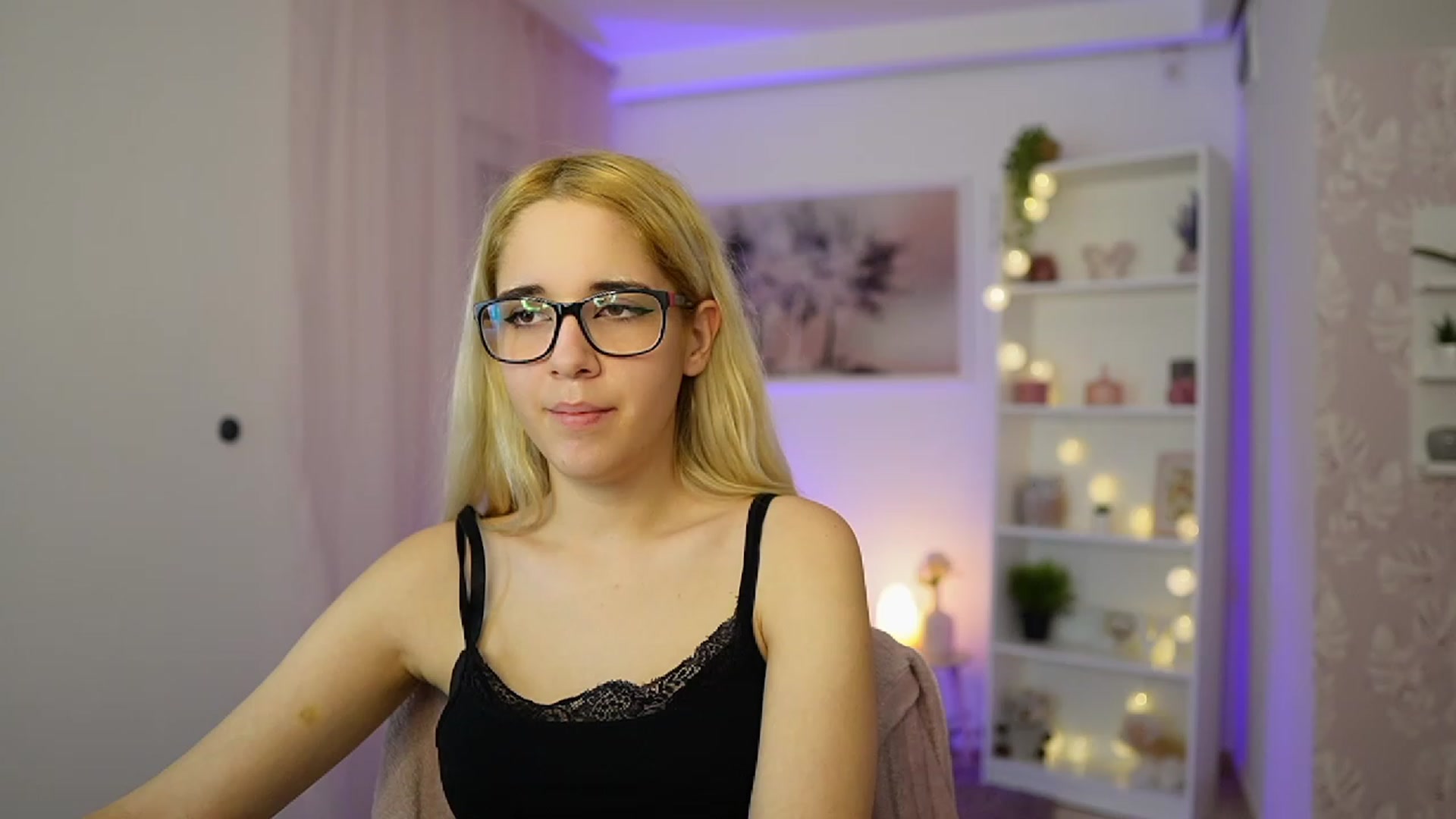 Gallery image thumbnail from Katie_Kush18's myfreecams stream on, 10/25/2023, 12:16 image 19 of 20