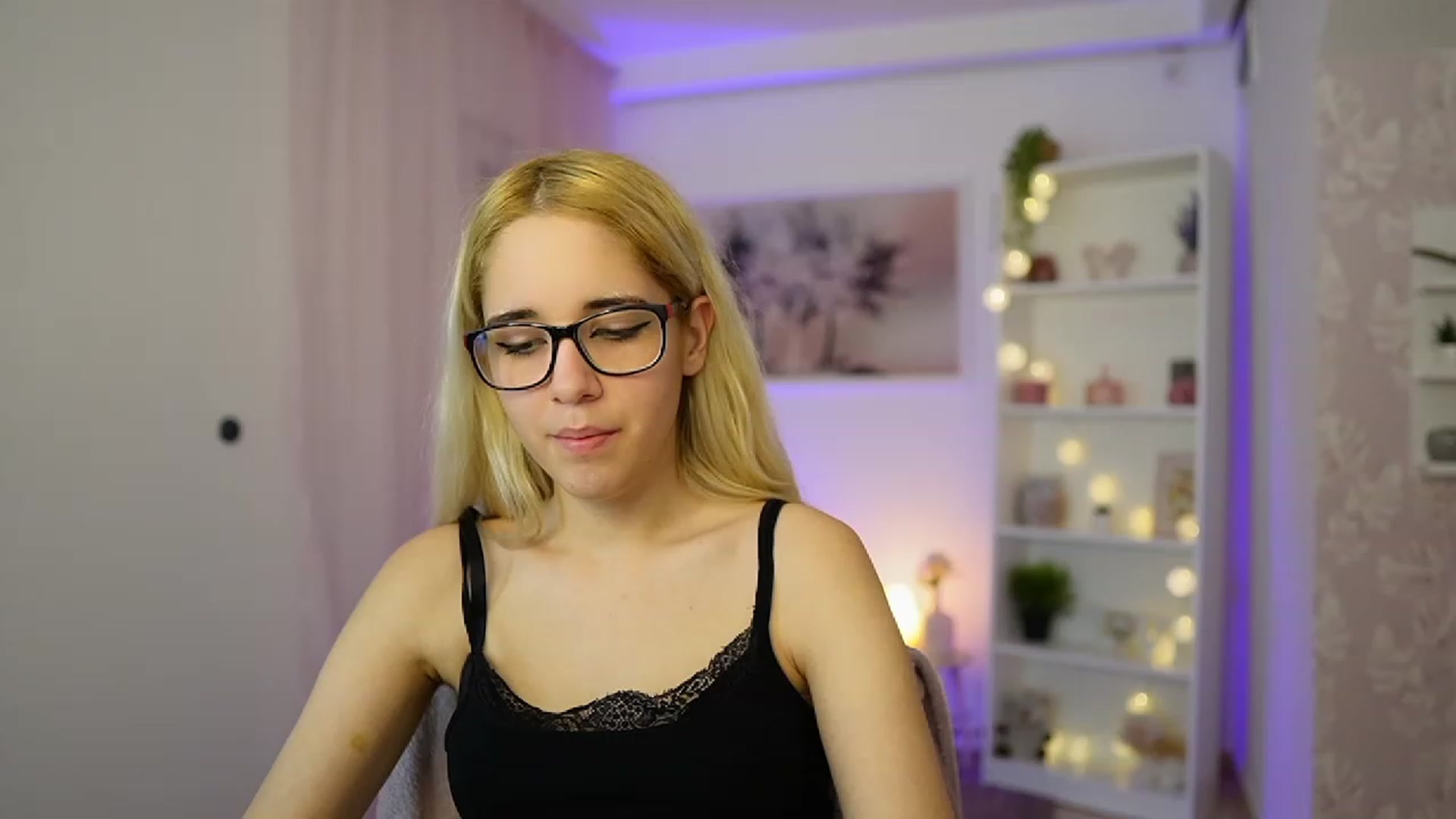 Gallery image thumbnail from Katie_Kush18's myfreecams stream on, 10/25/2023, 12:16 image 20 of 20