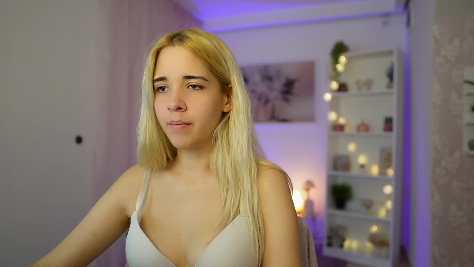 Gallery image thumbnail from Katie_Kush18's myfreecams stream on, 10/27/2023, 10:16 image 18 of 20