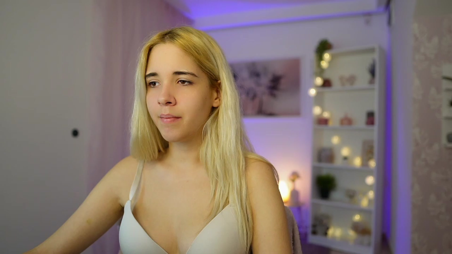Gallery image thumbnail from Katie_Kush18's myfreecams stream on, 10/27/2023, 10:16 image 17 of 20